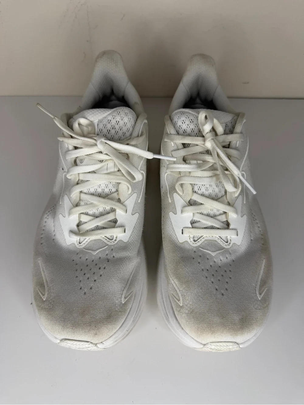 Hoka One One Clifton 10 Men Size 9.5 2E Triple White Sneakers Shoes 1162030 WWH